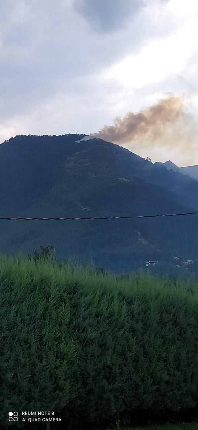 Yıldırım düşmesi sonucu yangın çıktı
