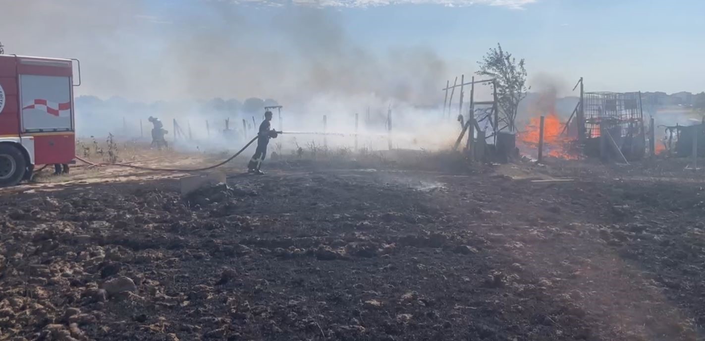 Kapaklı&rsquo;da baraka yangını
