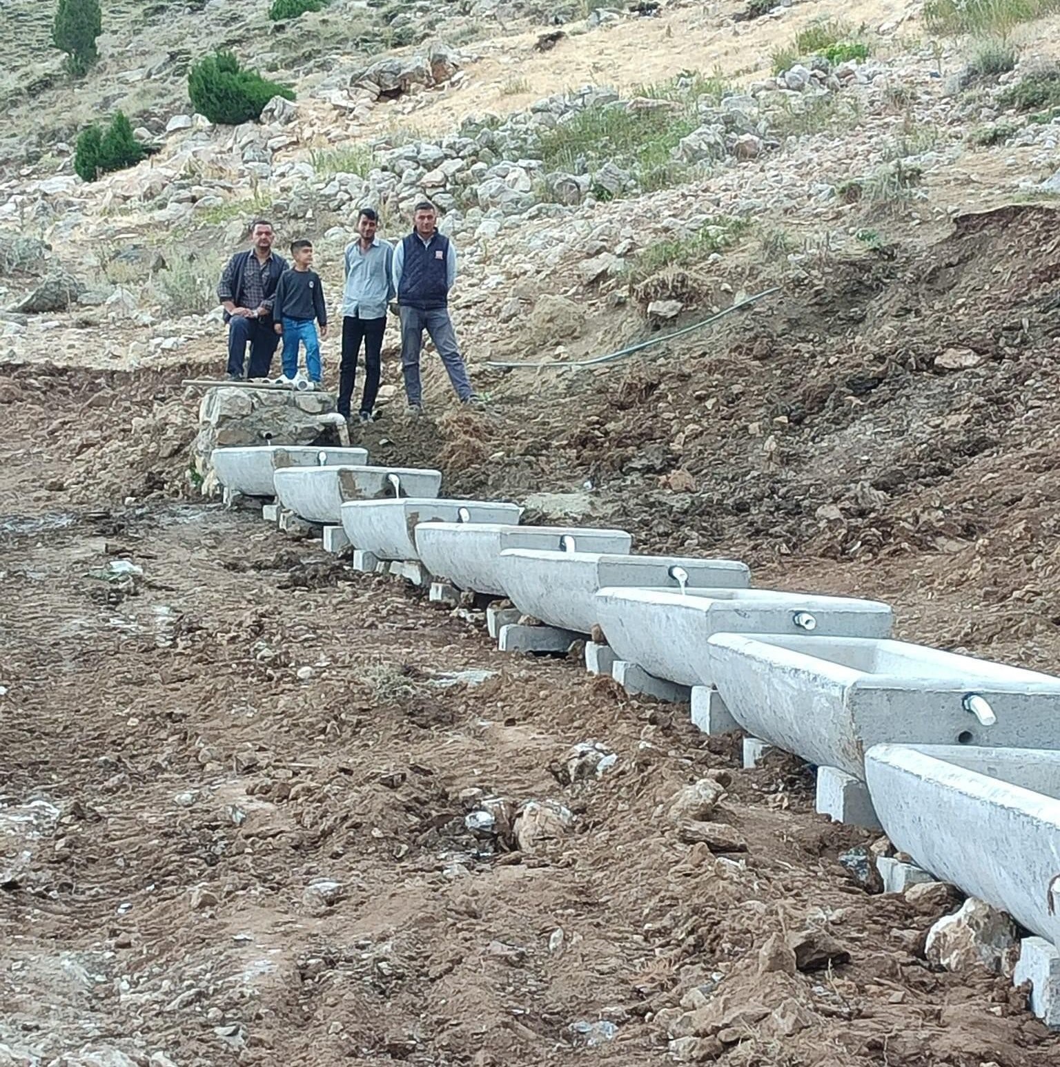 Doğanşehir&rsquo;de yayladaki hayvanlar unutulmadı
