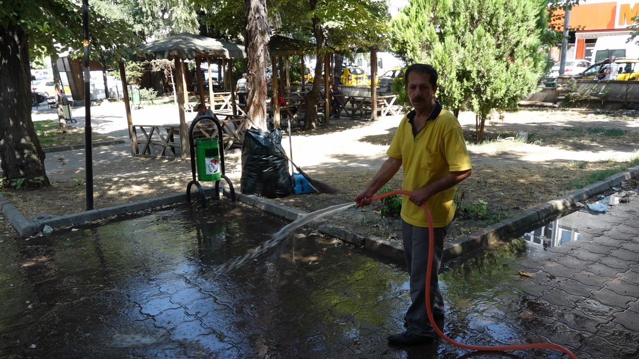 Kırklareli&rsquo;nde sıcak hava etkili oluyor: Termometreler 42 dereceyi g&ouml;sterdi
