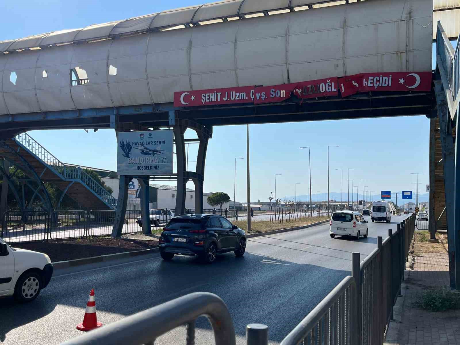 Bandırma&rsquo;da 13 g&uuml;n arayla aynı &uuml;st ge&ccedil;ide ikinci kez tır dorsesi &ccedil;arptı
