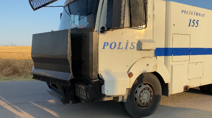 Uzunk&ouml;pr&uuml;&rsquo;de  katı atık depolama tesisinde başlayan yangın ormanlık alana sı&ccedil;radı
