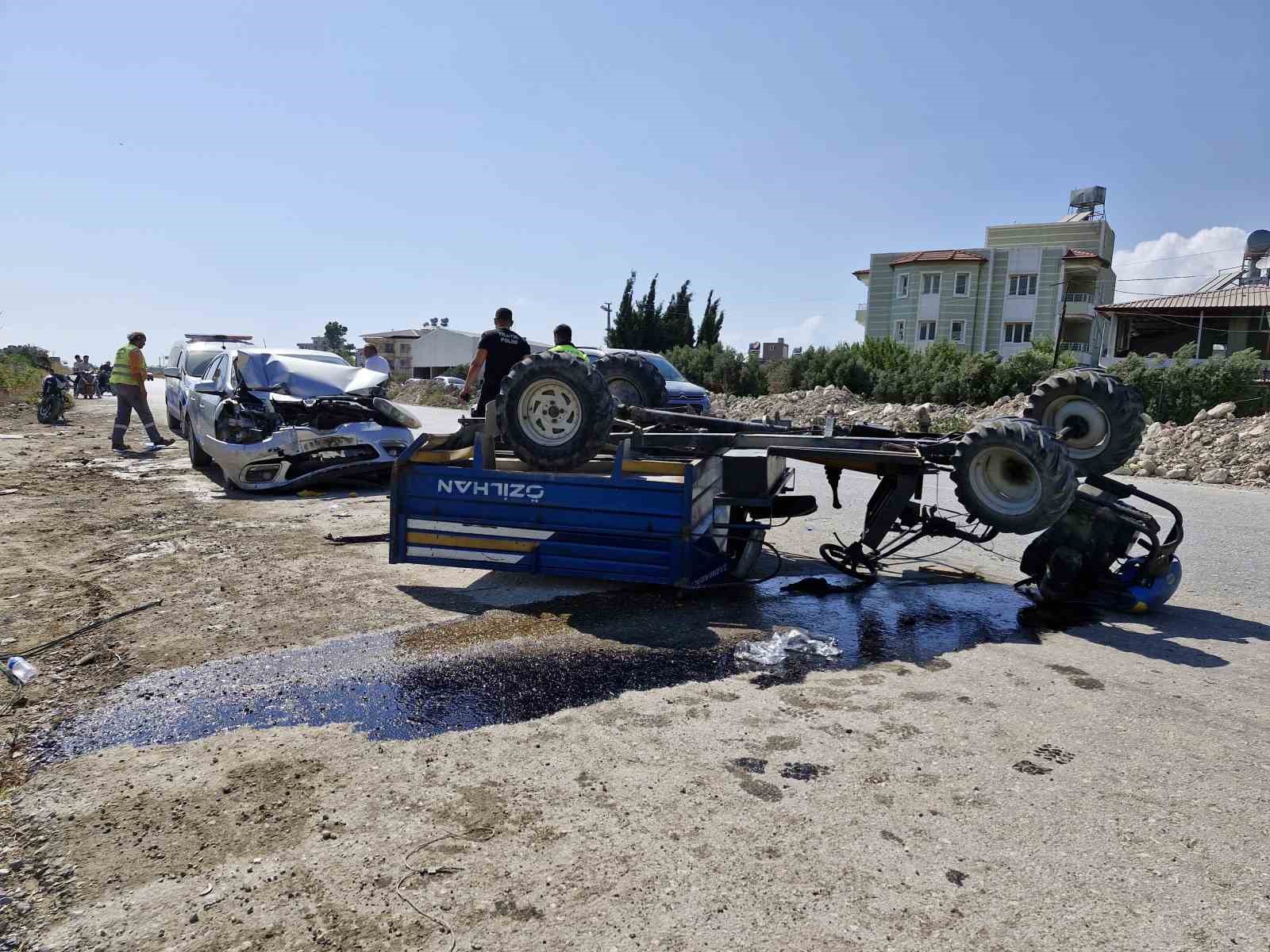 Patpat ile otomobilin çarpıştığı kazada 2 kişinin havaya uçtuğu anlar kamerada
