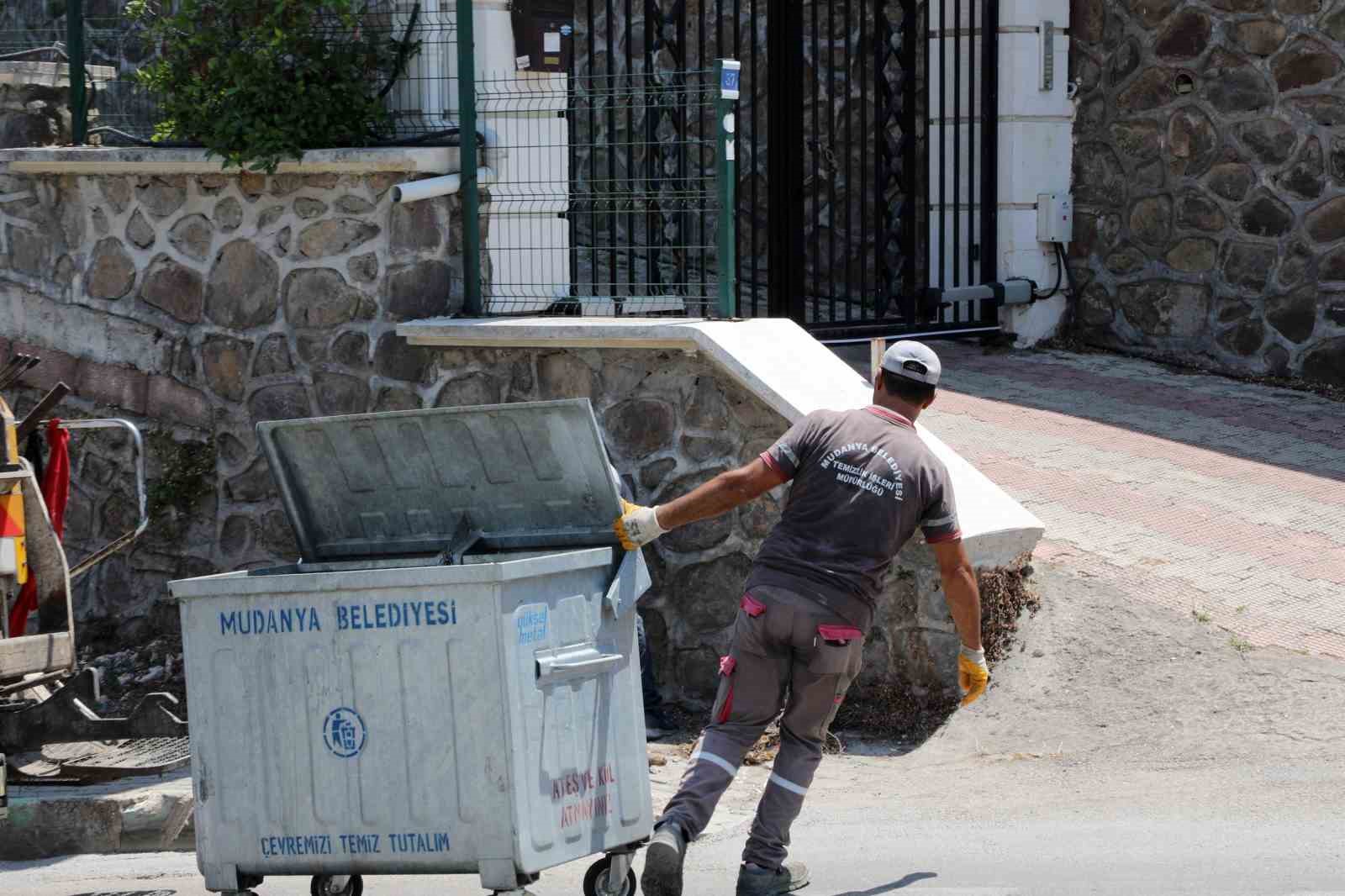 Mudanya’da bir ayda 5 bin ton evsel atık toplandı
