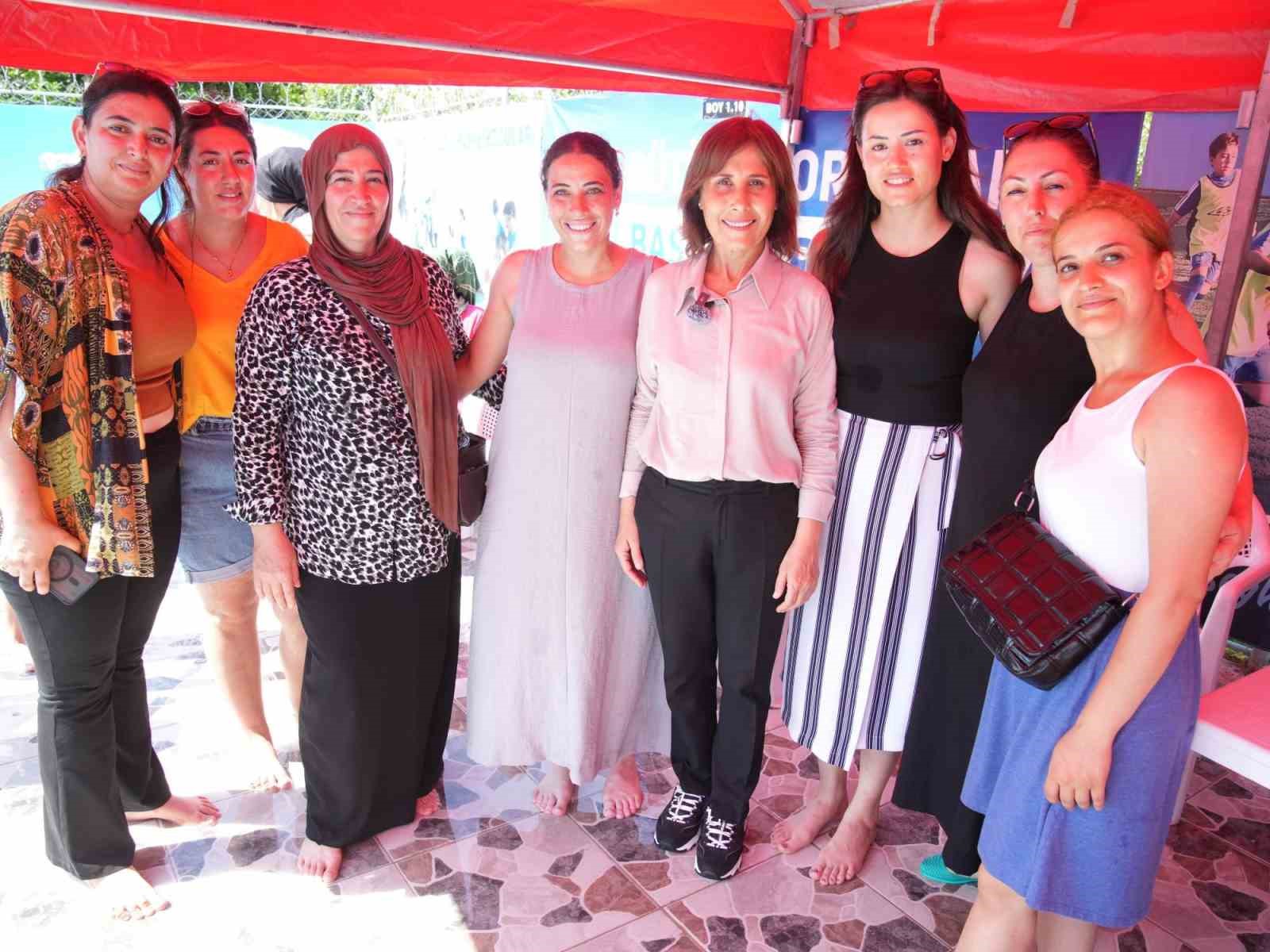 Seyhan Belediyesi yüzme havuzları ilgi görüyor