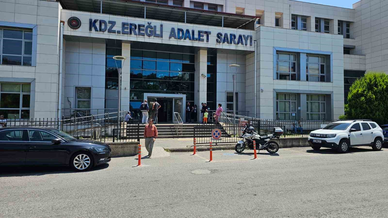 Zonguldak&rsquo;ta uyuşturucu ele ge&ccedil;irilen geminin tutuklu 10 personelinin yargılanmasına devam edildi
