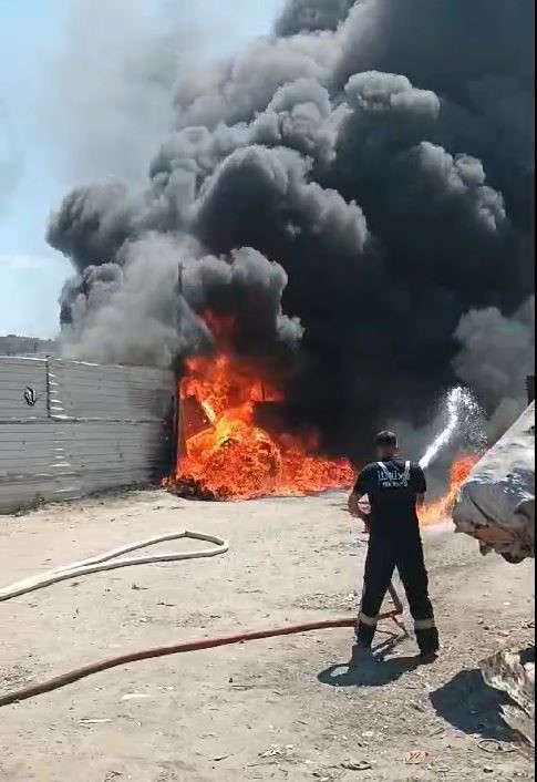 Tekirdağ&rsquo;da geri d&ouml;n&uuml;ş&uuml;m tesisinde yangın
