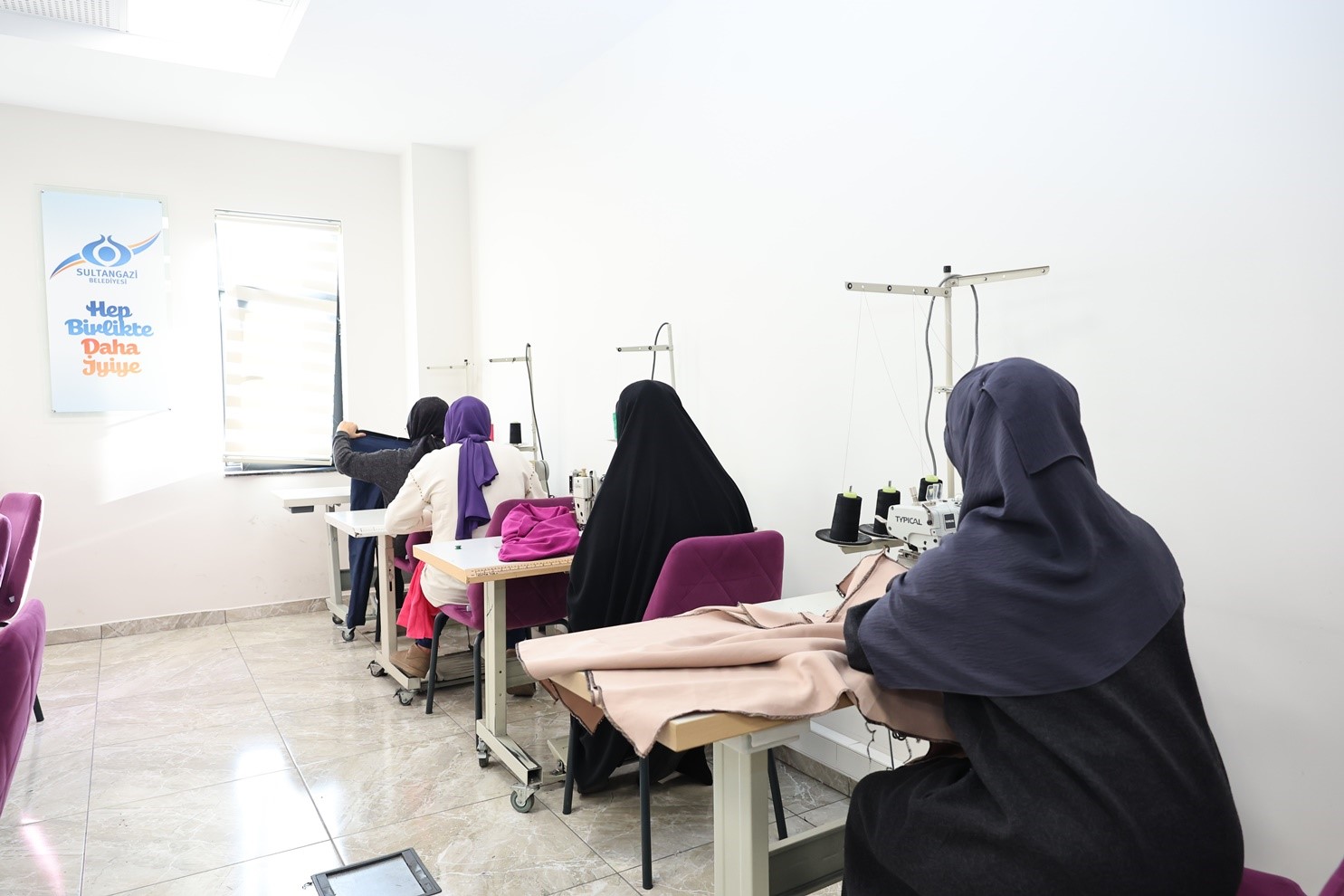 Sultangazi Belediyesi Sanat ve Mesleki Eğitim Kursları yaz aylarında da devam ediyor