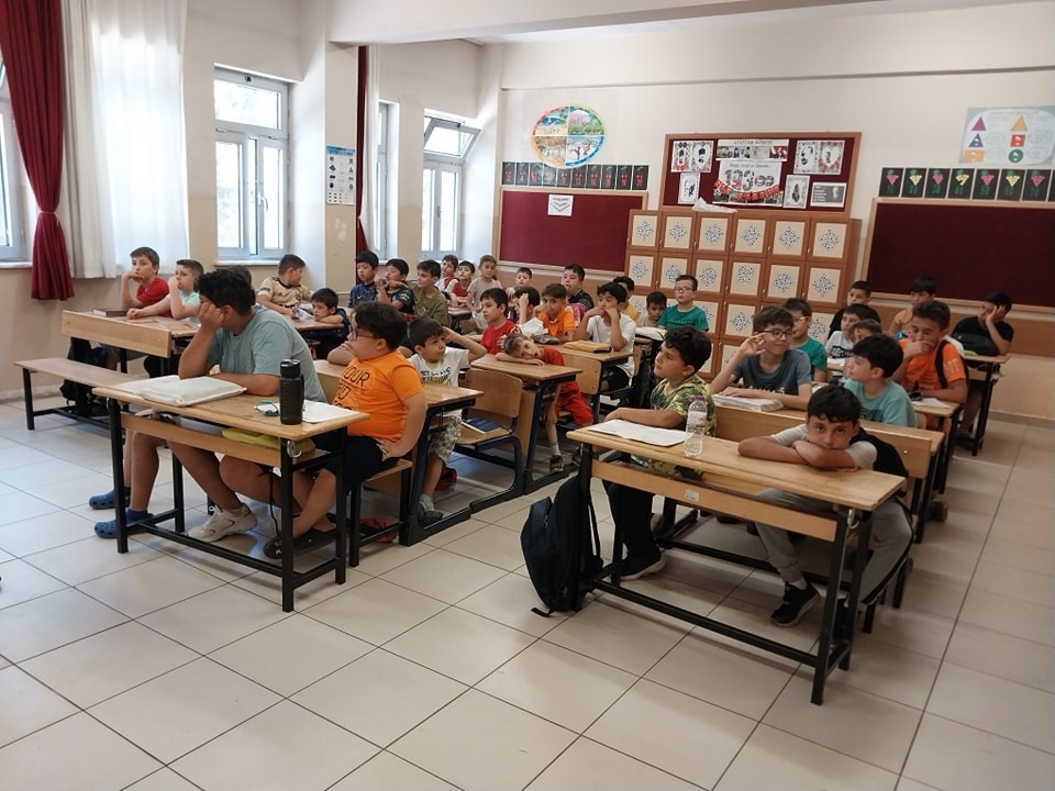 Simav&rsquo;da yaz Kur&rsquo;an kurslarında mahremiyet ve bağımlılık semineri
