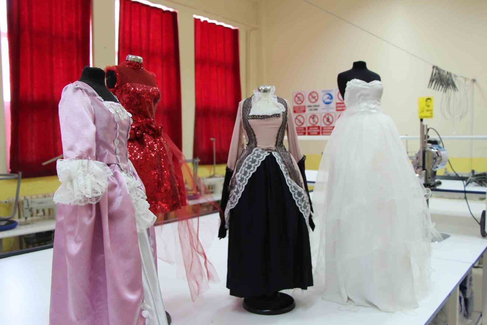 Gediz MYO&rsquo;da Moda Tasarım b&ouml;l&uuml;m&uuml; yeniden a&ccedil;ılıyor
