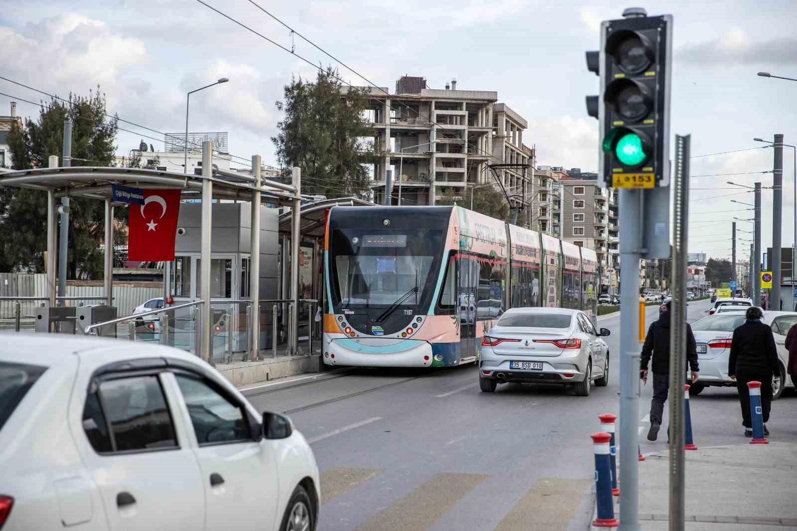 &Ccedil;iğli ve Karşıyaka tramvay hatlarında aktarmasız ulaşım kolaylığı başlıyor

