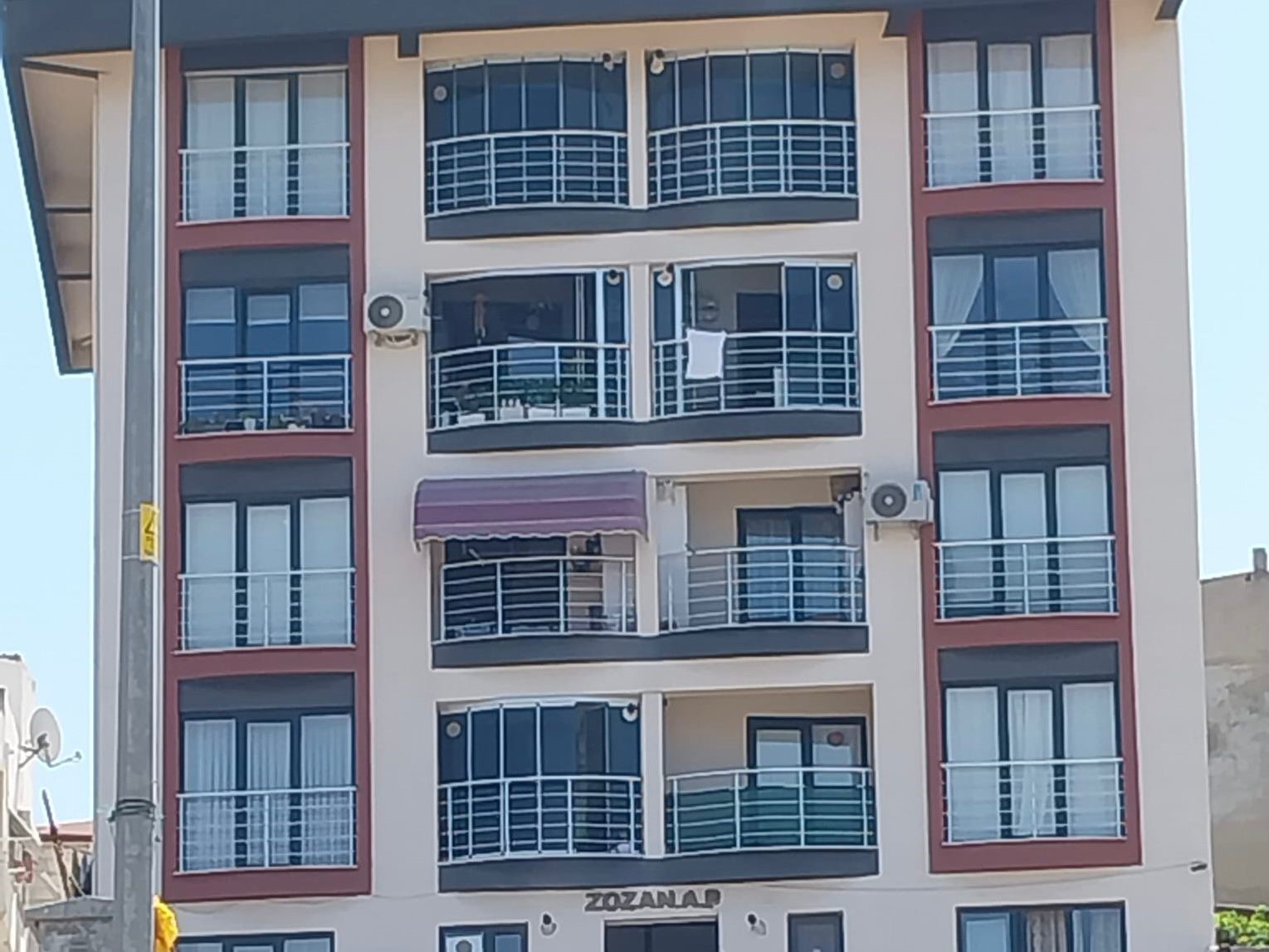 Erdek&rsquo;te 5&rsquo;inci kattan d&uuml;şen &ccedil;ocuk hayatını kaybetti
