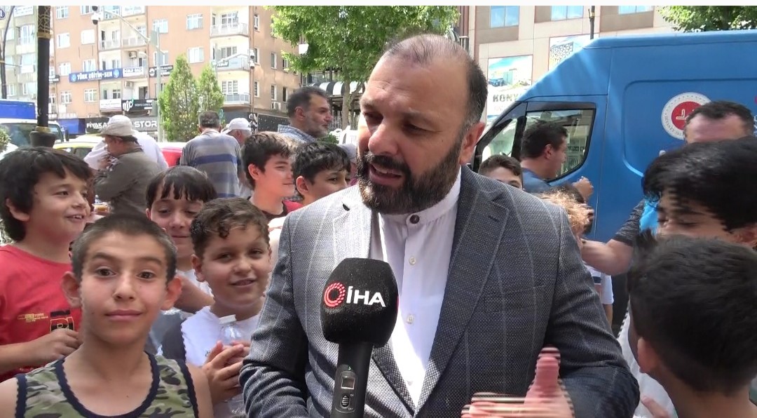 K&uuml;tahya&rsquo;da binlerce kişiye aşure ikram edildi
