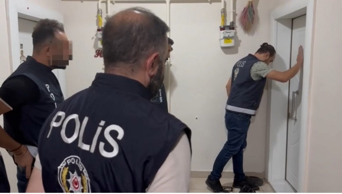 E-devlet sitesini taklit eden çeteye 7 ilde operasyon: 26 şüpheli tutuklandı
