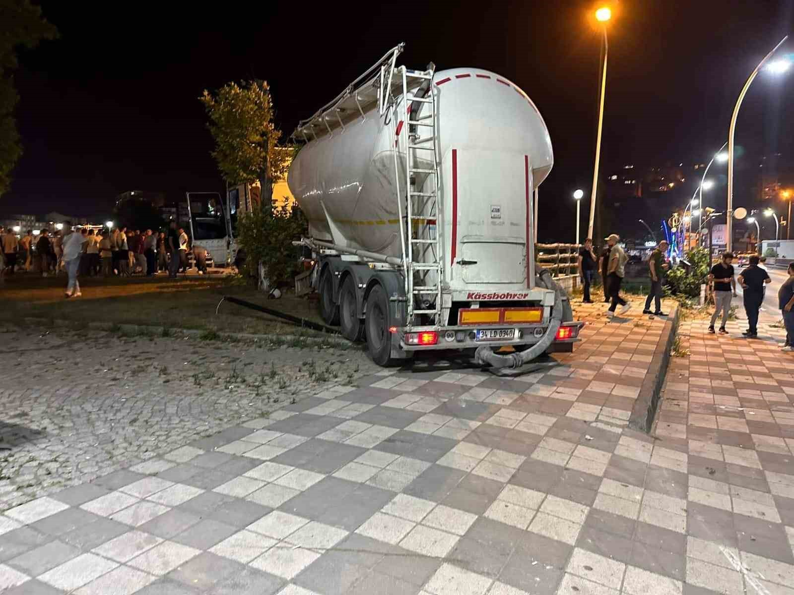 Alaplı&rsquo;daki kazada faciadan kıl payı d&ouml;n&uuml;ld&uuml;
