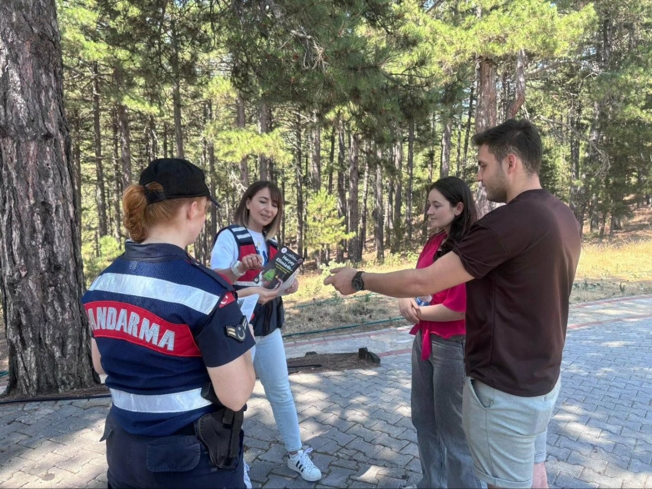 Aydın’da jandarma ekipleri vatandaşları bilgilendiriyor
