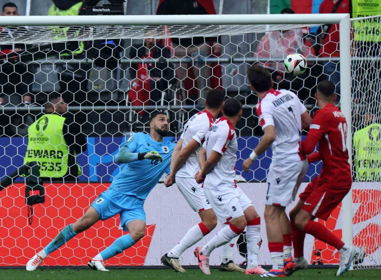 Taraftarlar oylarıyla EURO 2024’ün en güzel golü Mert Müldür’den