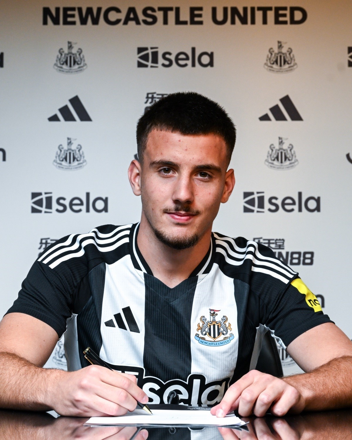 Newcastle United, Miodrag Pivas’u transfer etti
