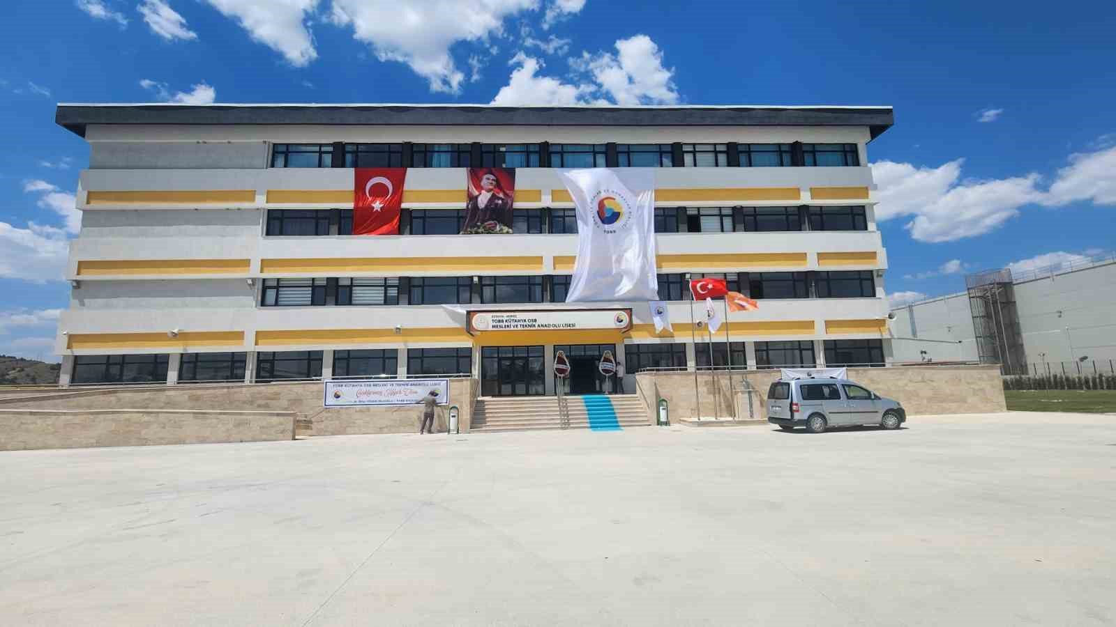 K&uuml;tahya OSB Mesleki ve Teknik Anadolu Lisesi eğitim &ouml;ğretime a&ccedil;ıldı
