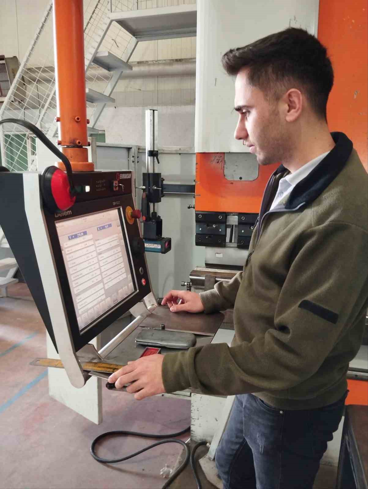 Hitit &Uuml;niversitesi&rsquo;nde m&uuml;hendis adayları, uygulamalı eğitimlerle sekt&ouml;r tecr&uuml;besi kazanıyor
