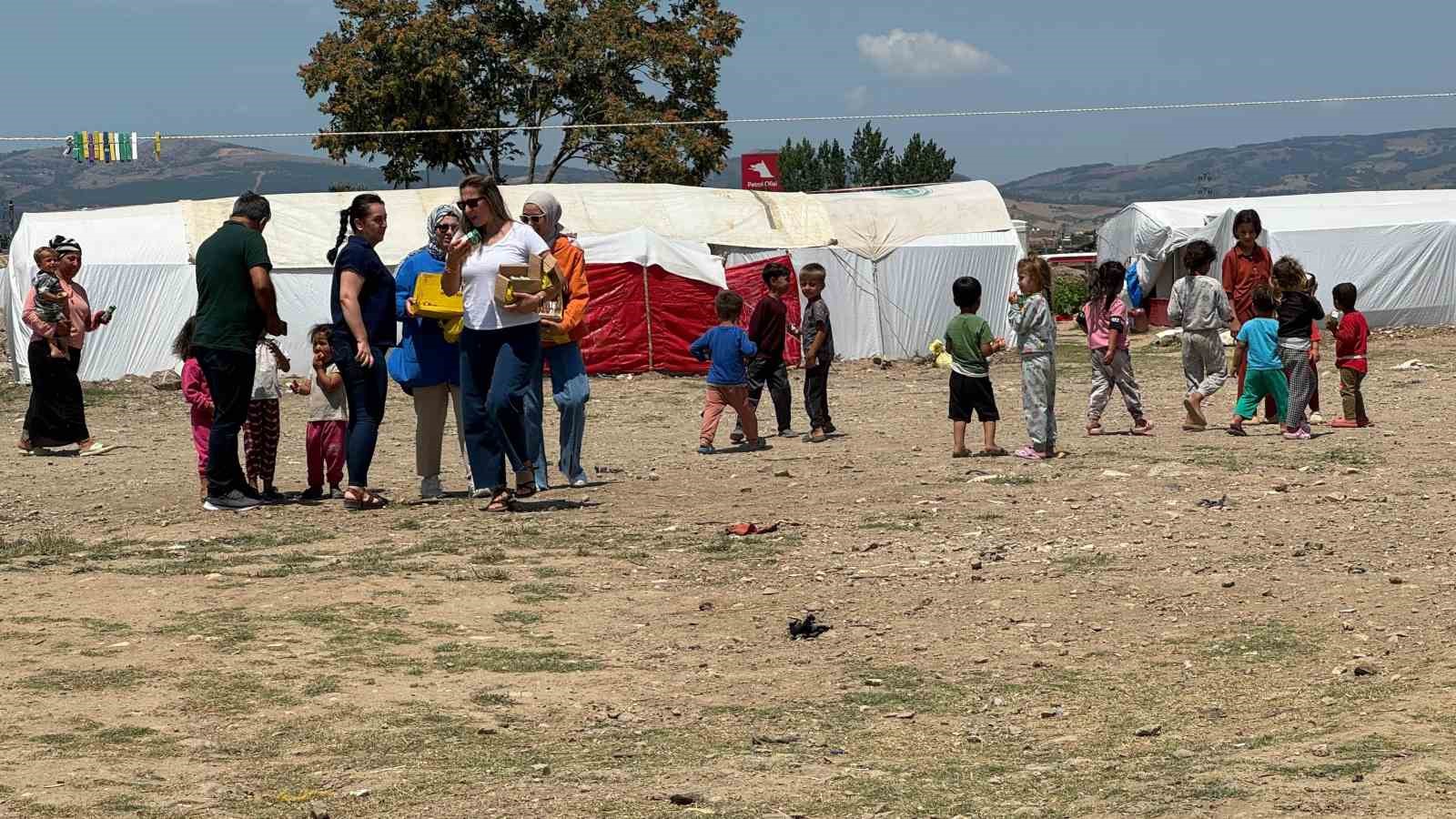 Çadırlarda yaşayan çocukların eğitimi için harekete geçildi
