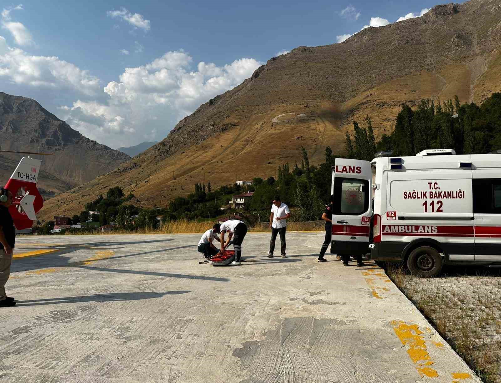 Dereye düşen çocuk ambulans helikopterle Van’a sevk edildi
