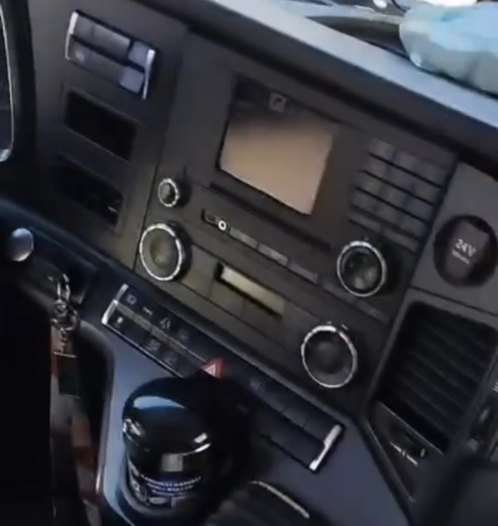 K&uuml;tahya&rsquo;da yabancı plakalı tırda takoğrafa bağlı kumanda sistemi tespit edildi
