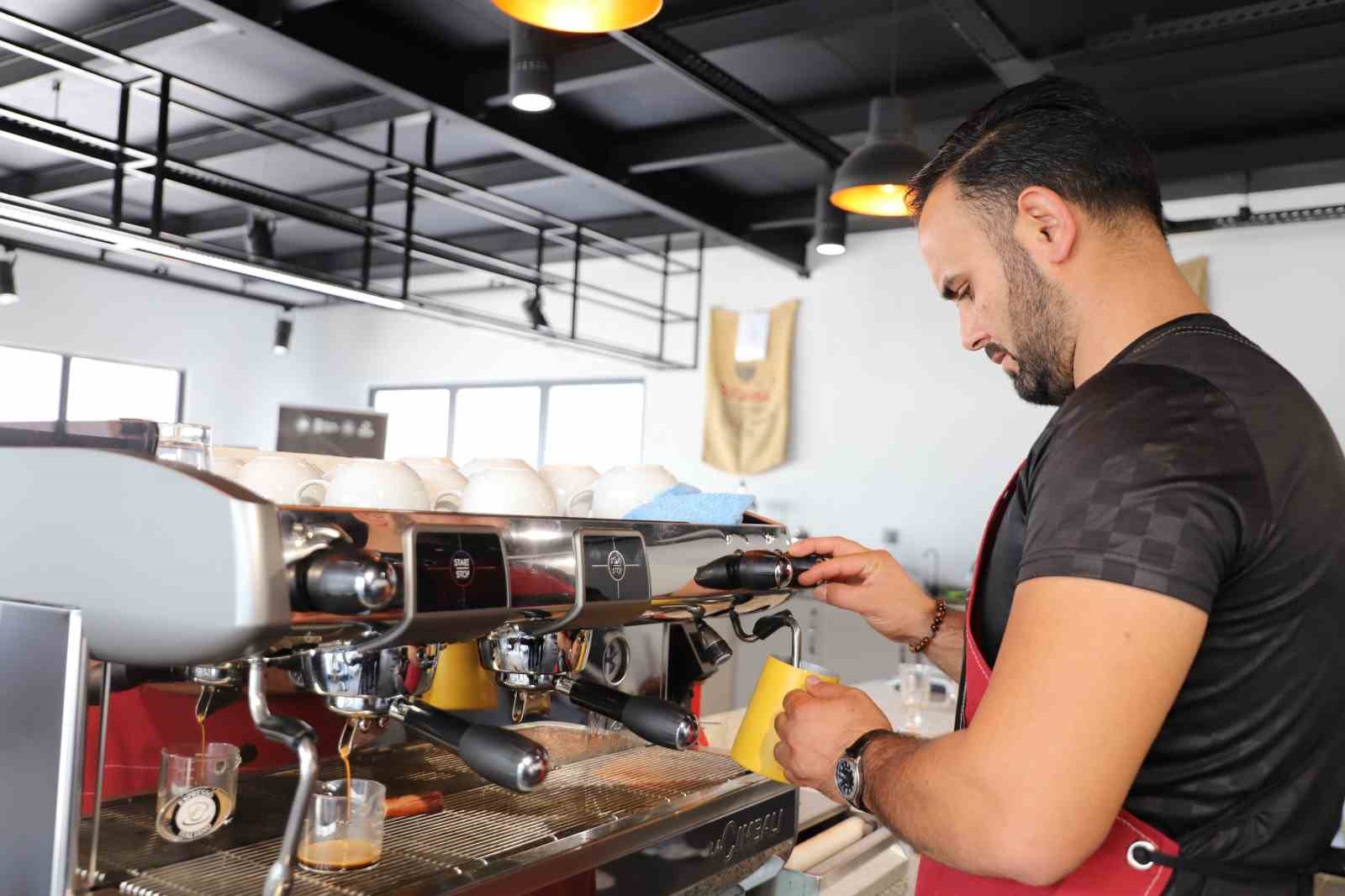 NEÜ, Türkiye’de barista eğitiminde öncü üniversite oldu
