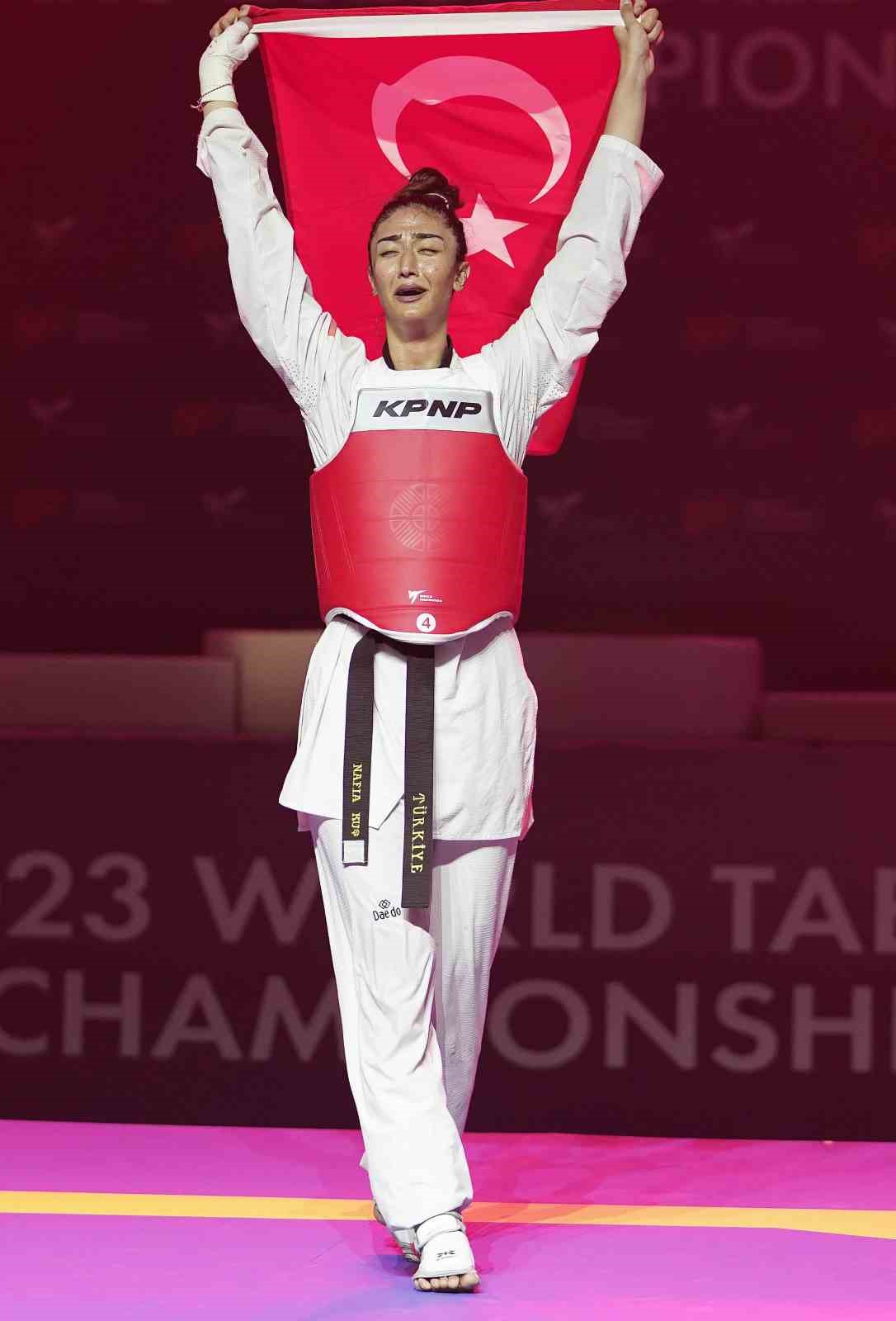 Nafia Kuş Aydın: "Tek eksik madalyamı Paris&rsquo;te tamamlamak istiyorum"
