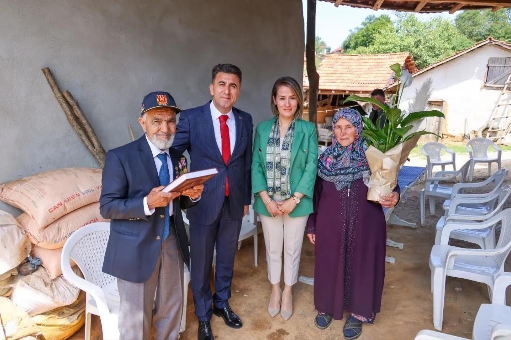 Vali Ayg&ouml;l&rsquo;den Kıbrıs Gazisi Kaplan&rsquo;a ziyaret
