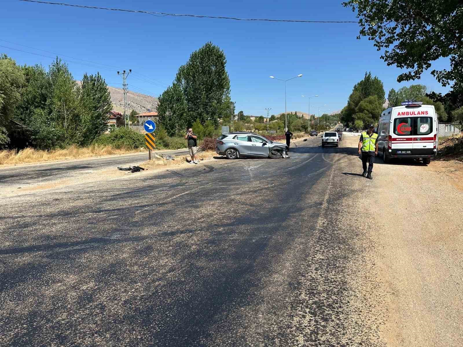 Malatya’da 2 otomobil çarpıştı: 3 yaralı