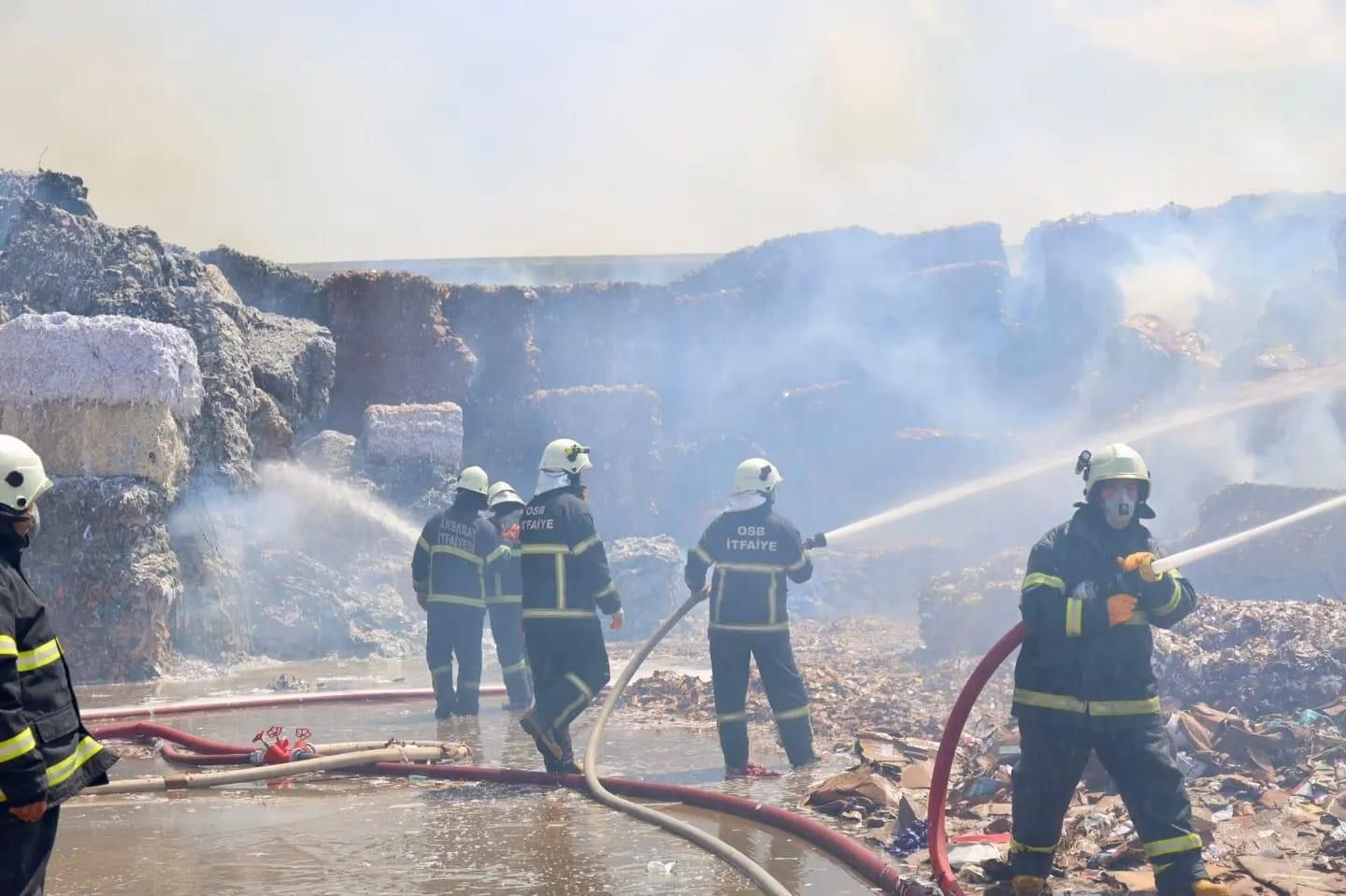 Aksaray’da kağıt fabrikasında yangın