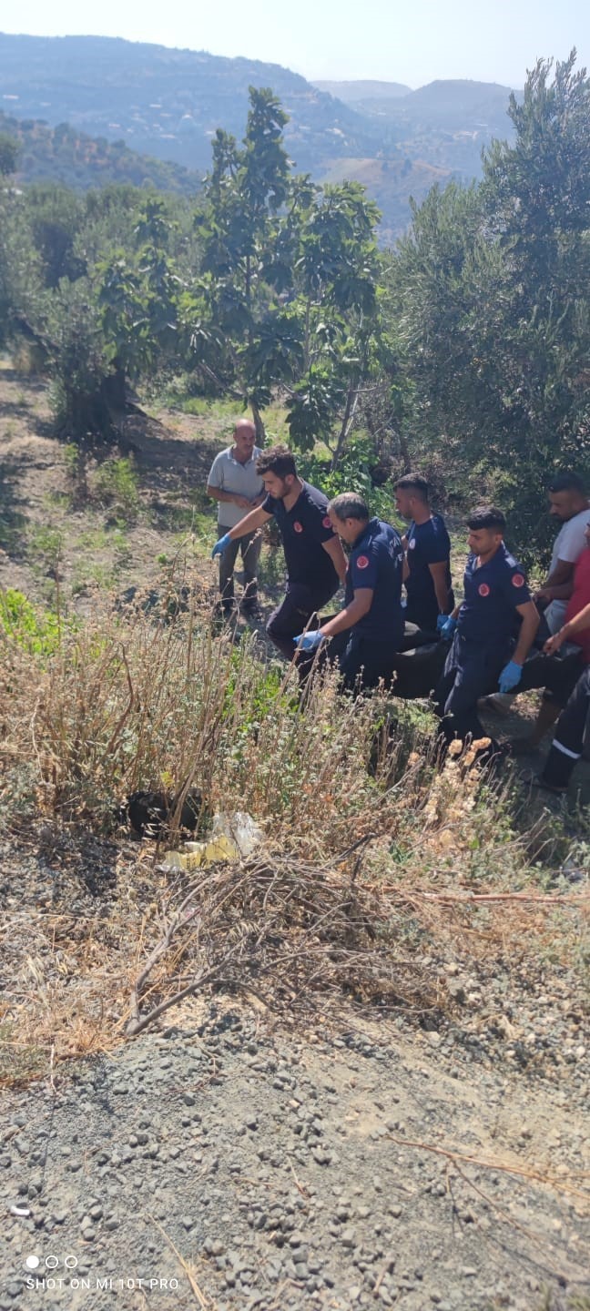 Ters dönen traktörün 18 yaşındaki sürücüsü öldü
