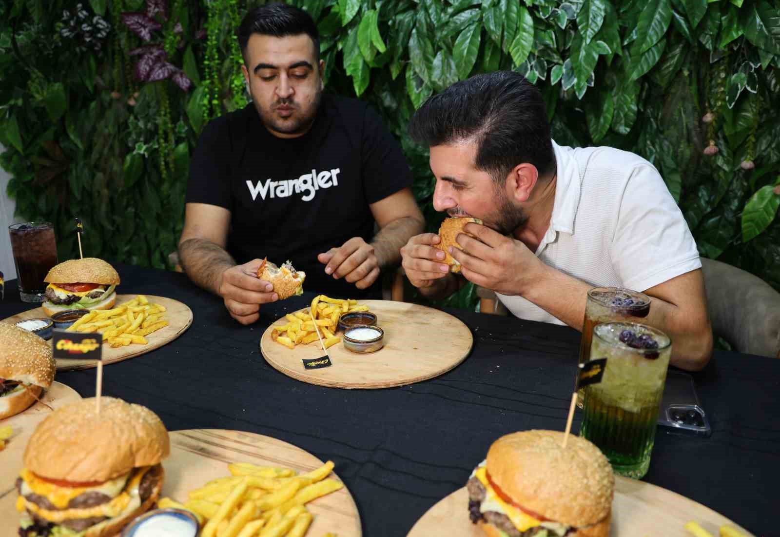 Bu da Adana usul&uuml; hamburger
