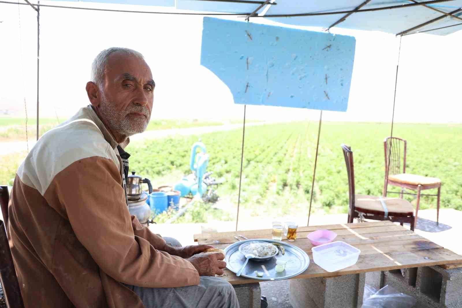 &Ccedil;eyrek asırdır tarla suluyor
