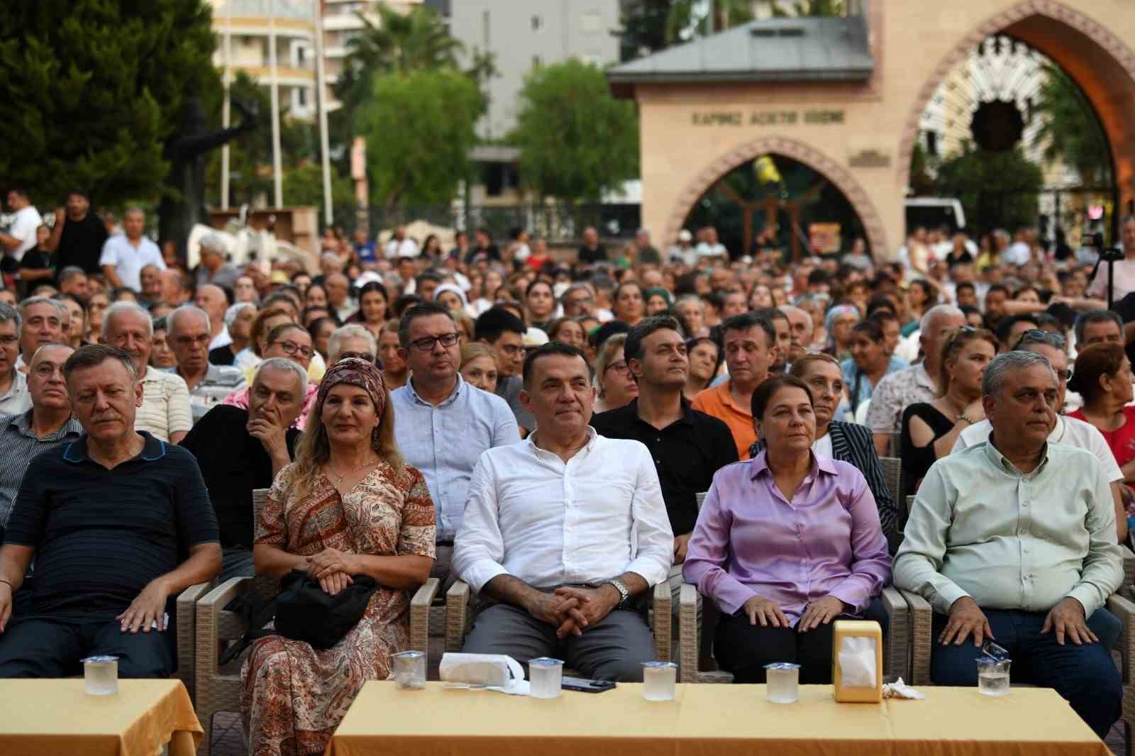 Başkan Özyiğit: &quot;Farklılıklarımızı zenginlik olarak görüp, birbirimize kenetlenerek geleceğe daha umutla bakıyoruz&quot;