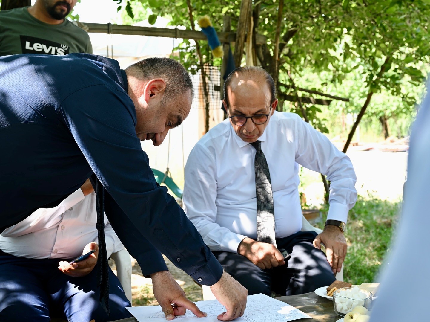 Ge&ccedil;it, Dilek Mahallesindeki yeni yatırımları inceledi
