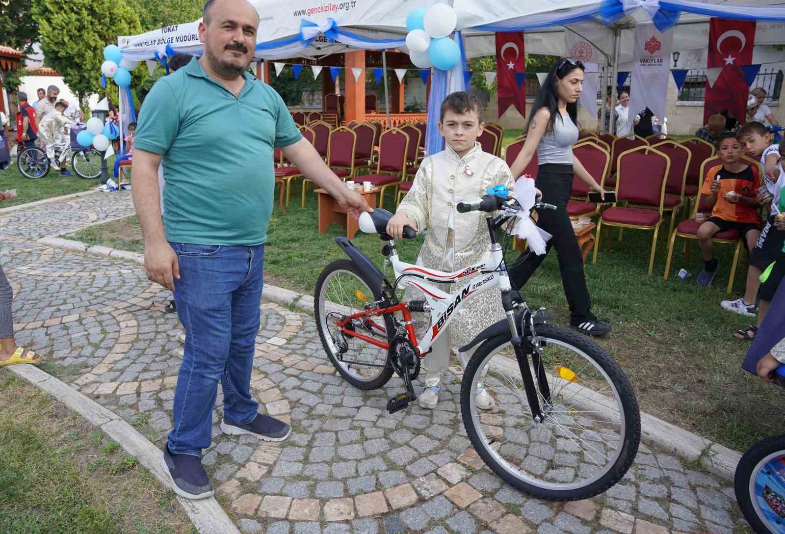 528 yıllık vakıf yeniden sünnet hizmeti verdi
