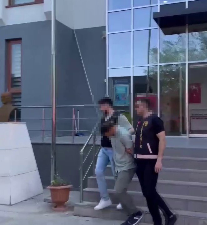 Ataşehir’de eşini ve çocuklarını bıçaklayan şahıs yakalandı

