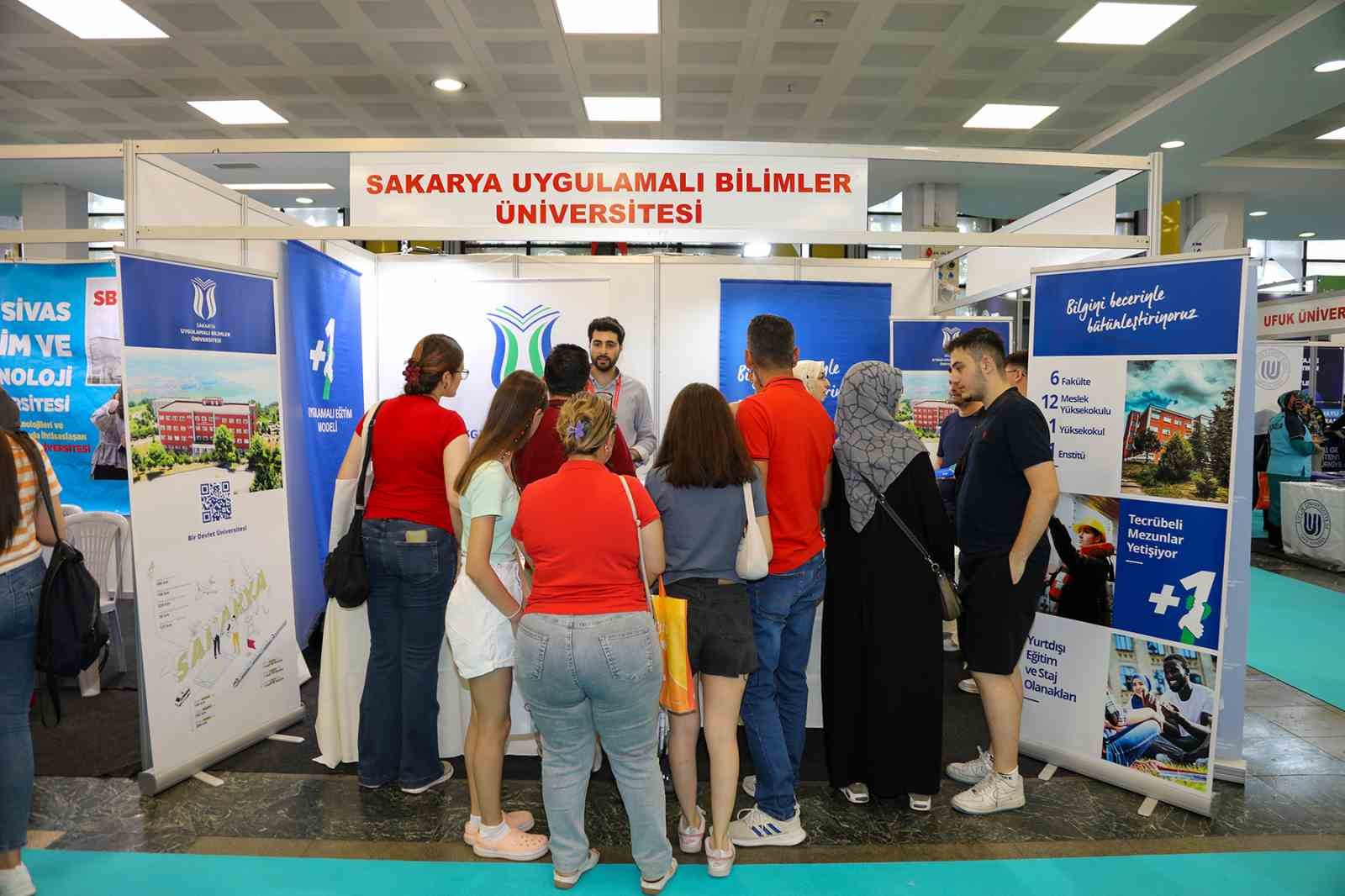 SUB&Uuml; 3 şehirde &uuml;niversite adaylarıyla buluştu
