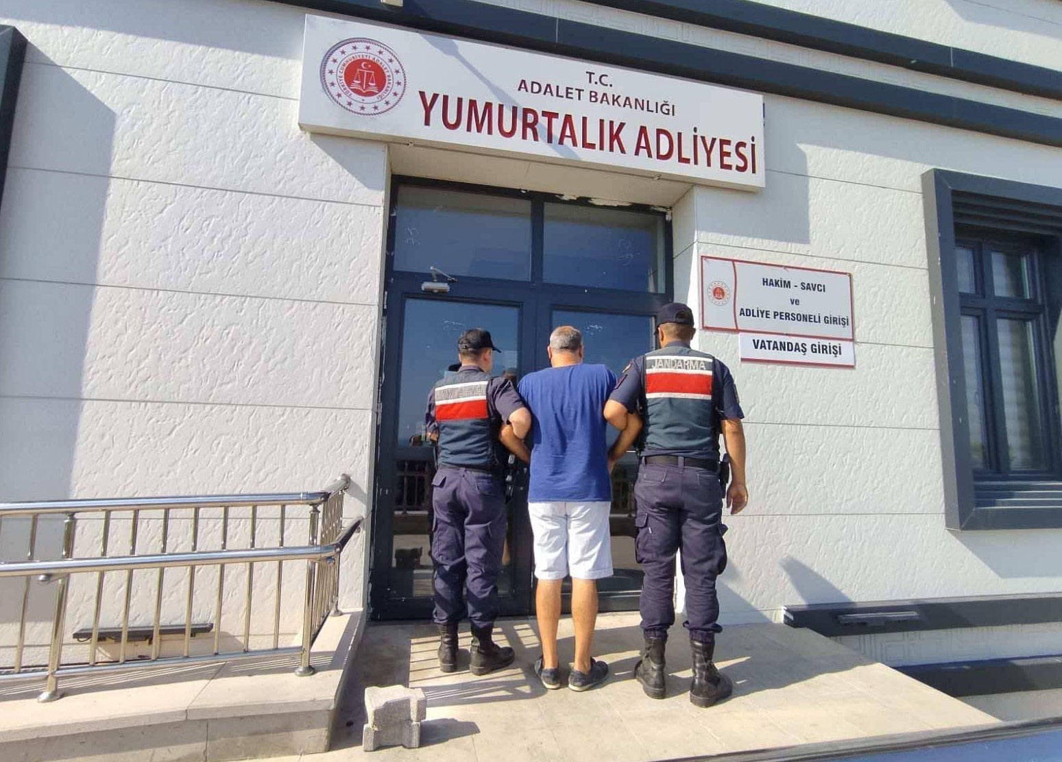 Adana&rsquo;da uzun s&uuml;redir aranan 2 h&uuml;k&uuml;ml&uuml; yakalandı
