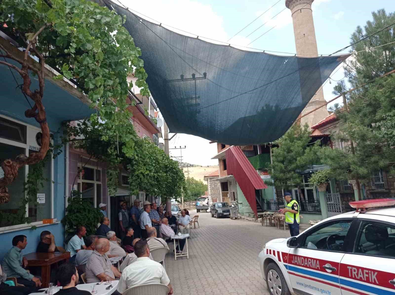 K&ouml;ylerde g&uuml;venlik trafik eğitimleri devam ediyor

