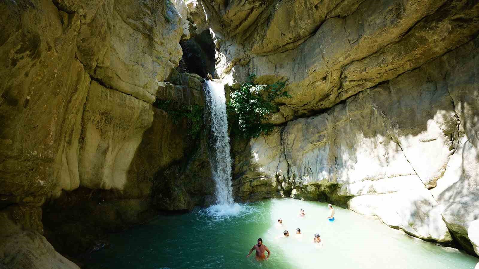 Kahramanmaraş&rsquo;ta  doğaseverler Galgama&ccedil; Şelalesi&rsquo;nde buluştu
