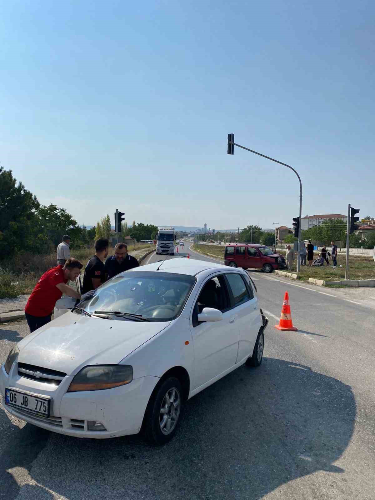 Afyonkarahisar’da kaza: 4 kişi yaralandı