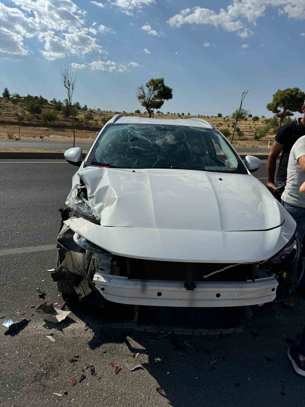 Mardin’de iki otomobil çarpıştı: 6 yaralı
