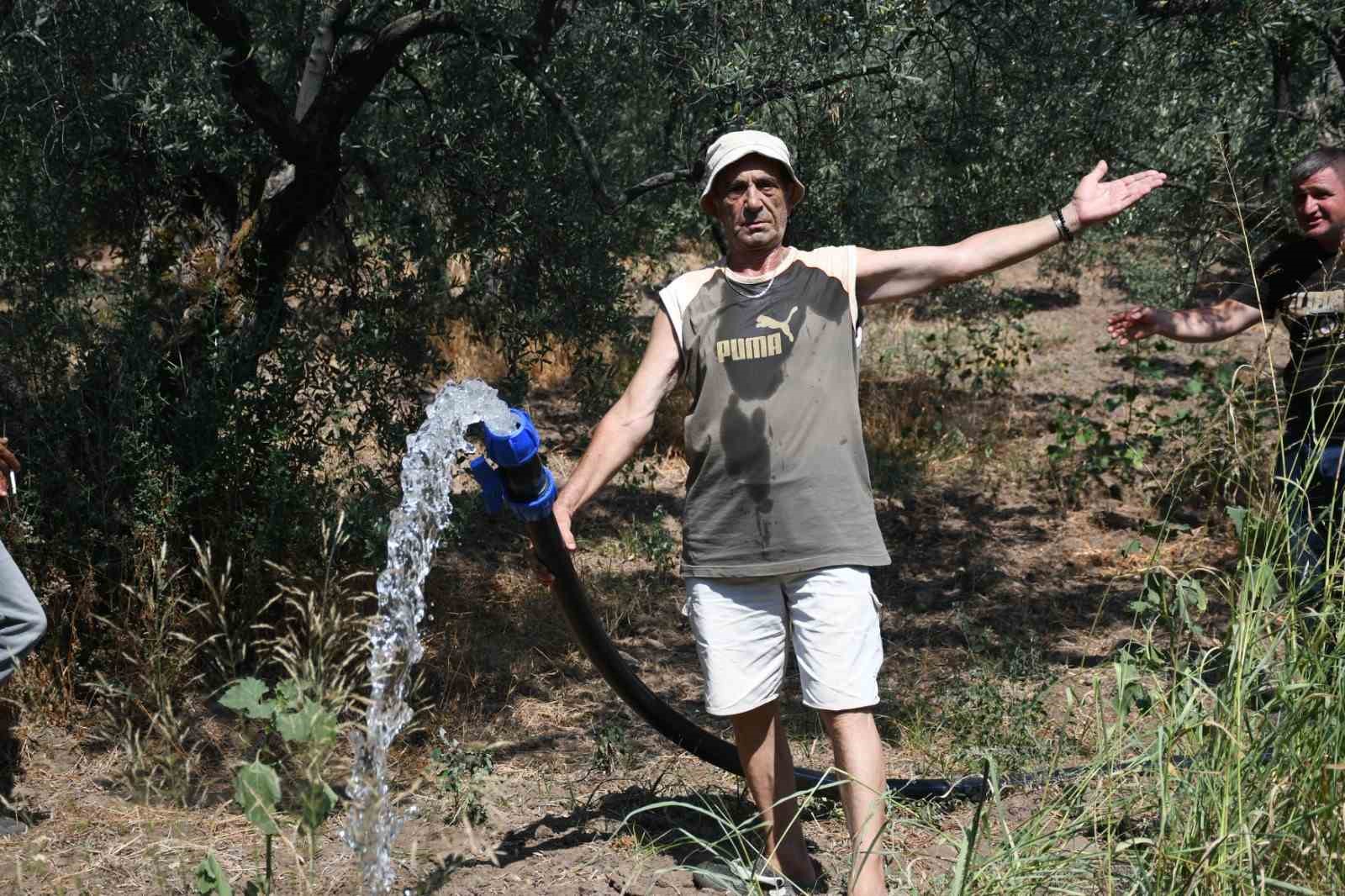 Başkan Akın, Erdek’te 20 bin zeytin ağacını suya kavuşturdu