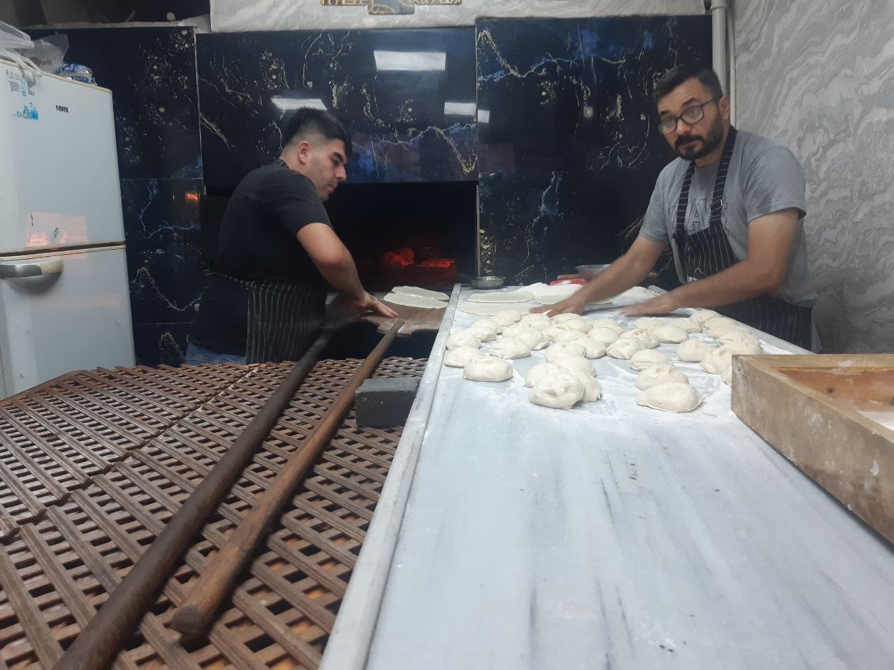 Fırıncıların ocak başında zorlu çörek mesaisi
