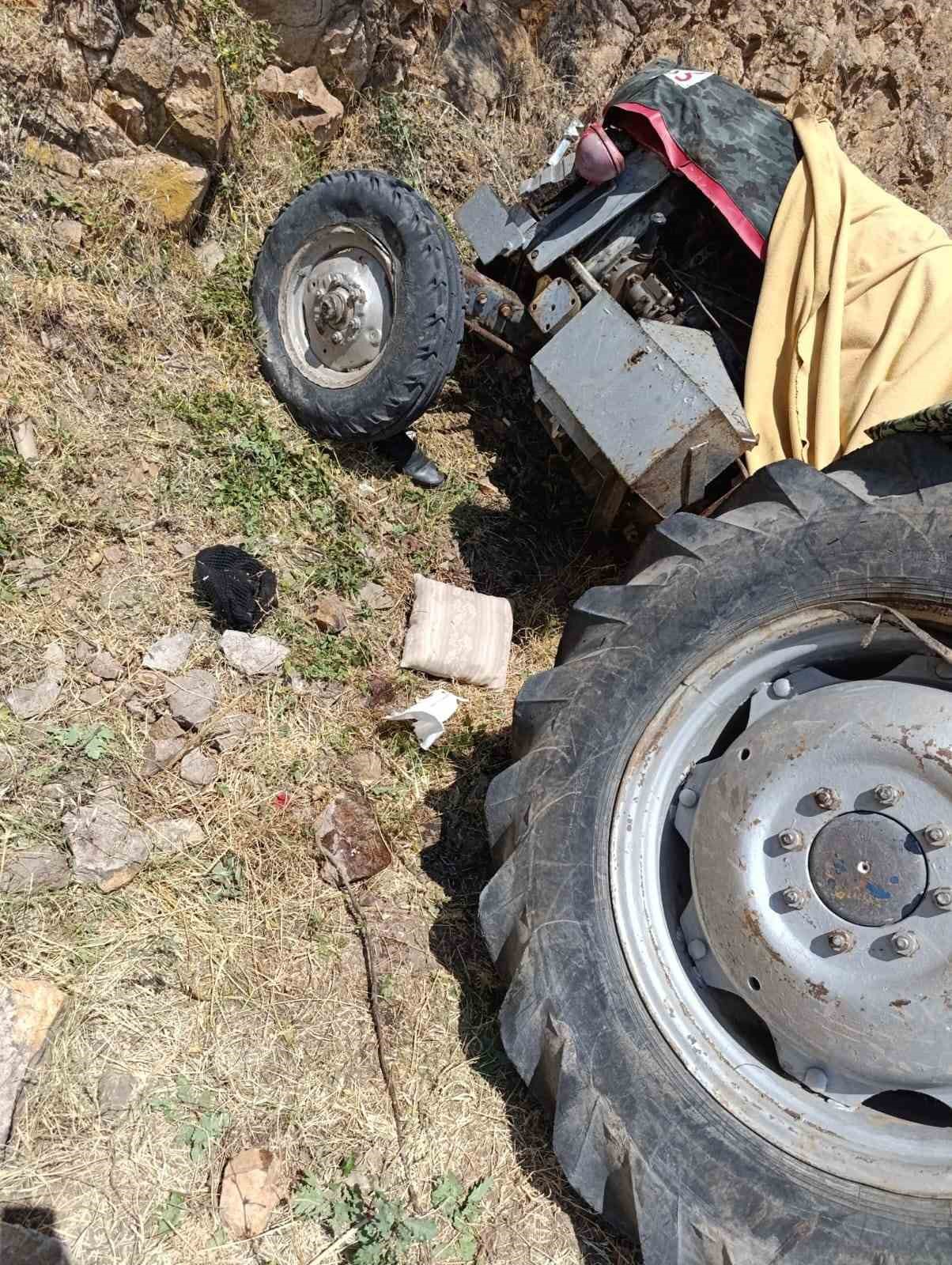 &Ccedil;orum&rsquo;da trakt&ouml;r 30 metrelik şarampole u&ccedil;tu: 1 &ouml;l&uuml; 