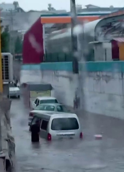Adana&rsquo;da şiddetli yağmur etkili oldu
