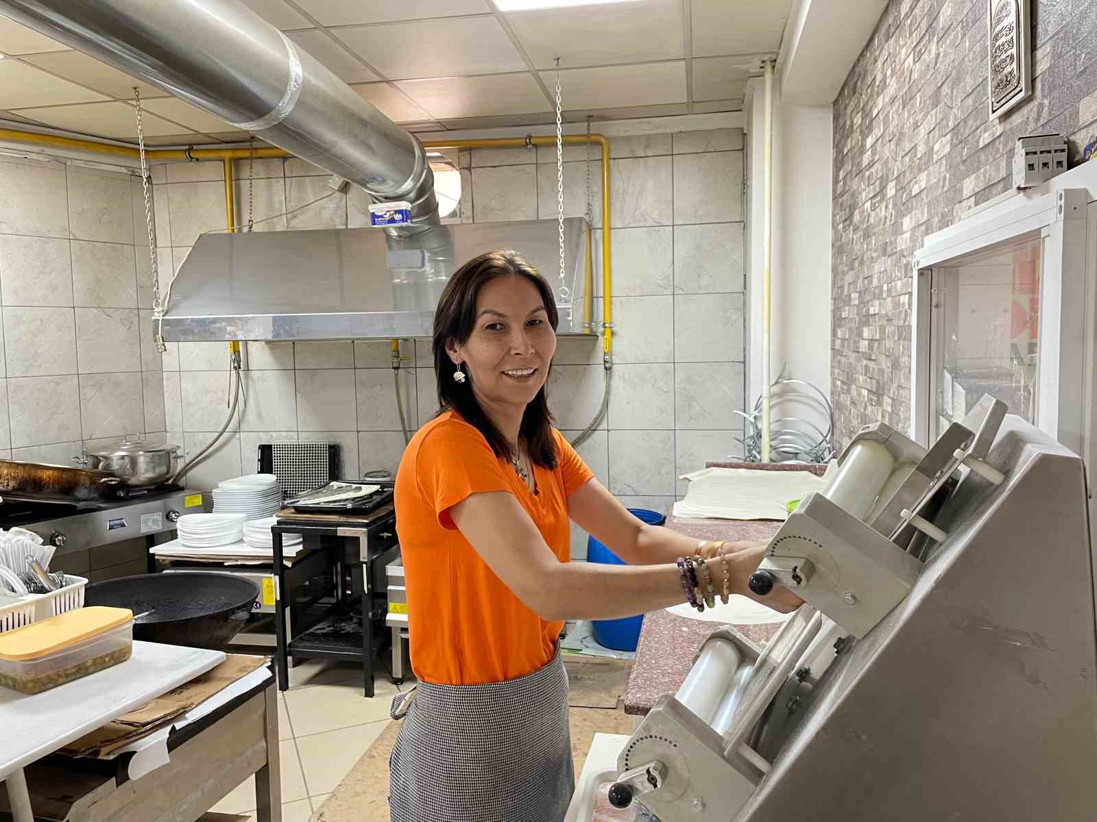 &Ccedil;ib&ouml;rek ustası atalarından kalan 150 yıllık kazanı mutfağından ayırmıyor
